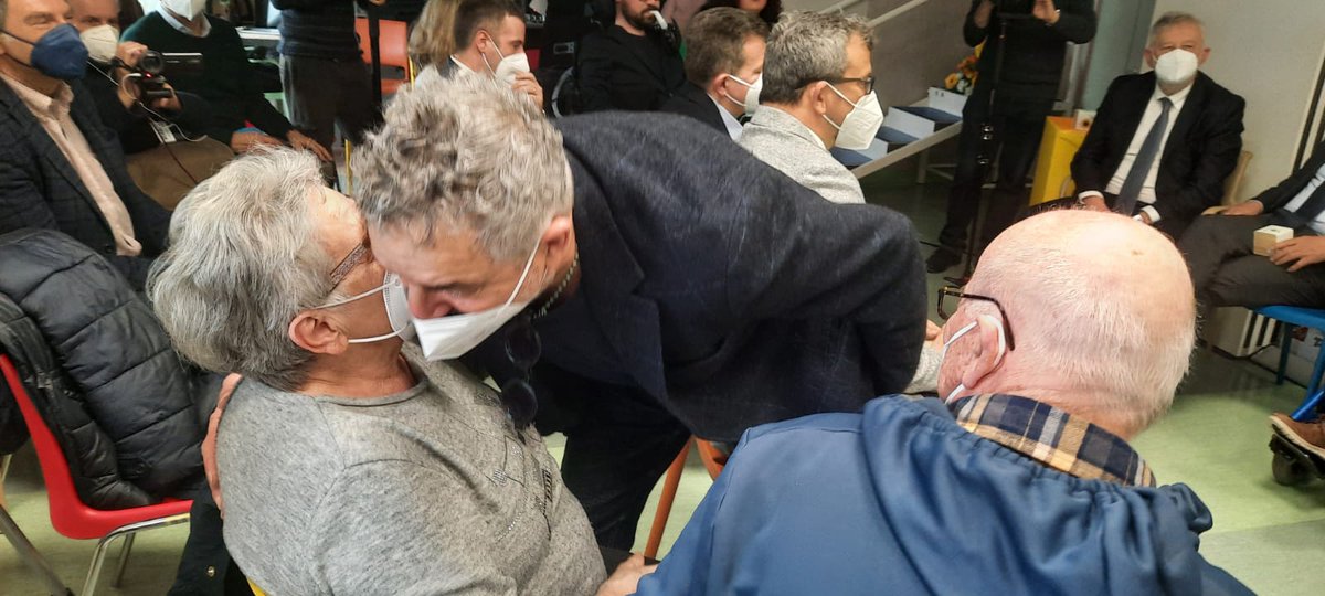 Centro Clinico NeMO (@centronemo) on Twitter photo MAURO ULIASSI: "Roberto, mio confidente, mio personal trainer spirituale, sulla sua sedia a rotelle, era acuto e sensibile. Elegante e bello. Ci chiamavamo fratelli. Mi ha cambiato la vita"
<a href="/CentroNemo/">Centro Clinico NeMO</a> Ancona <a href="/famigliesma/">famigliesma</a> @aislaonlus <a href="/UILDMnazionale/">UILDM Dir. Naz.</a> <a href="/RegioneMarcheIT/">Regione Marche</a>
#stoconnemo MAURO ULIASSI: "Roberto, mio confidente, mio personal trainer spirituale, sulla sua sedia a rotelle, era acuto e sensibile. Elegante e bello. Ci chiamavamo fratelli. Mi ha cambiato la vita"
<a href="/CentroNemo/">Centro Clinico NeMO</a> Ancona <a href="/famigliesma/">famigliesma</a> @aislaonlus <a href="/UILDMnazionale/">UILDM Dir. Naz.</a> <a href="/RegioneMarcheIT/">Regione Marche</a>
#stoconnemo