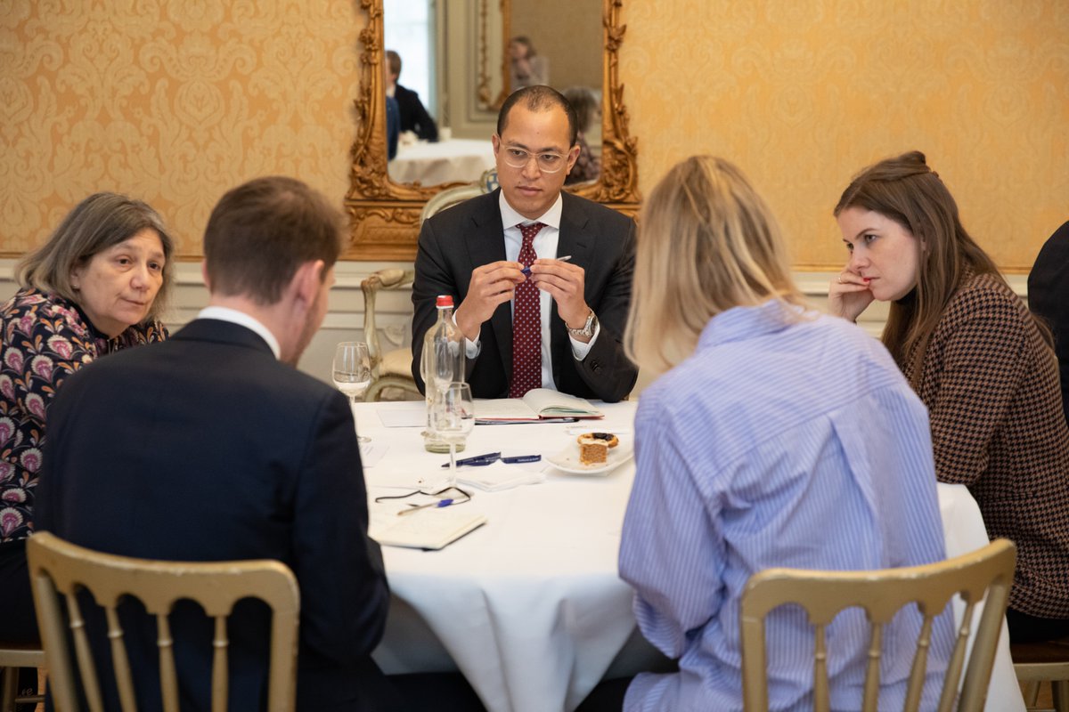 DutchMFA's tweet image. The Netherlands and France are committed to building a stronger and future-proof EU together. Today, we welcomed the @francediplo_EN EU policy team to The Hague. A good opportunity to fuel our cooperation in the run up to the government consultations and state visit in April. 1/2