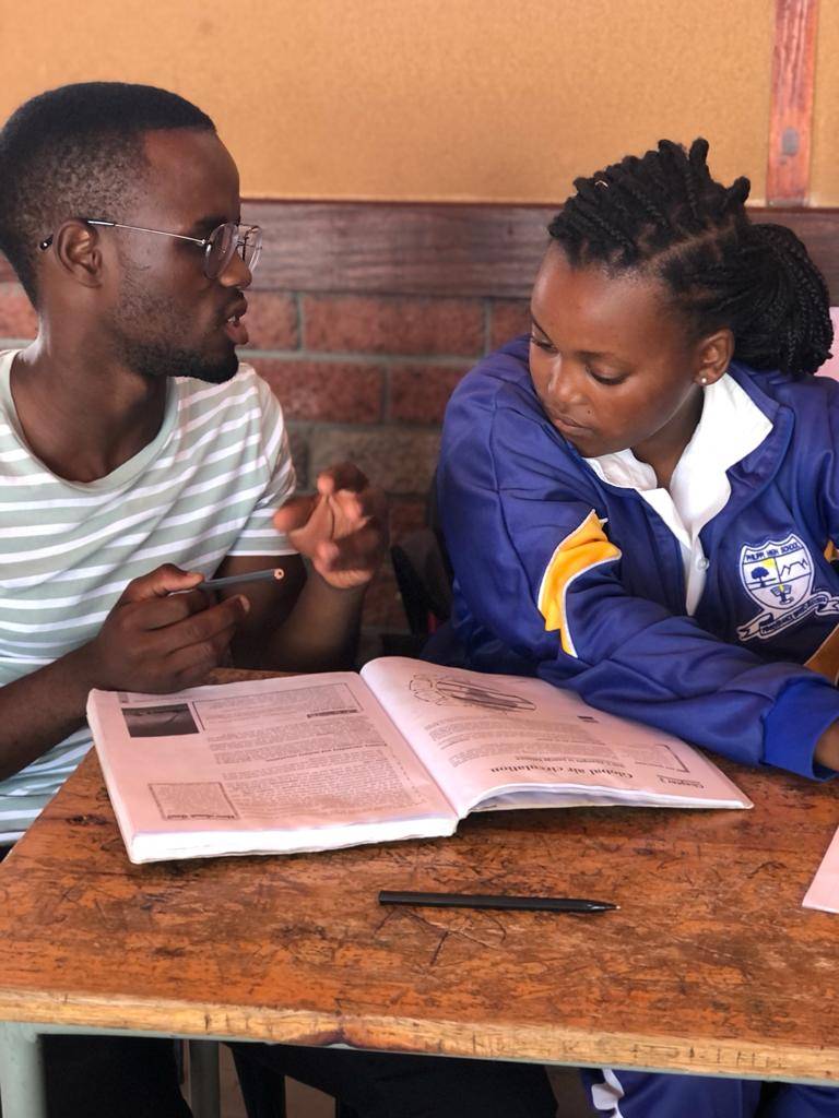 IkamvaYouthSA's tweet image. Volunteering is one of the best ways you can give back to your community. When you volunteer, you have the opportunity to make a difference in the lives of learners. Pay-it-forward and assist the next generation of learners with academic tutoring
ikamvayouth.org/join-us/become…