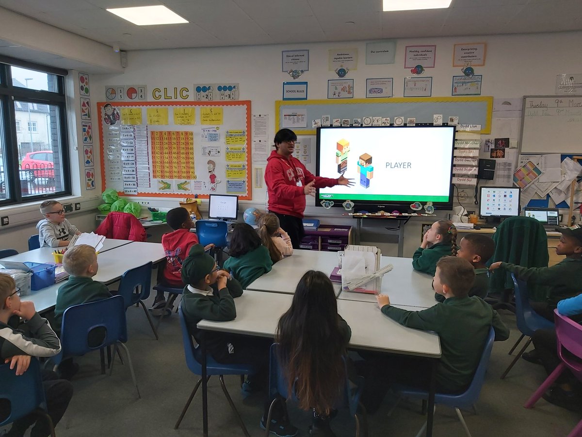 Mrs_Biggin1's tweet photo. Thank you so much @cardiffuni Technocamps for the great computing workshop using Minecraft for Education. We loved it! https://t.co/YQhr6KMp1L