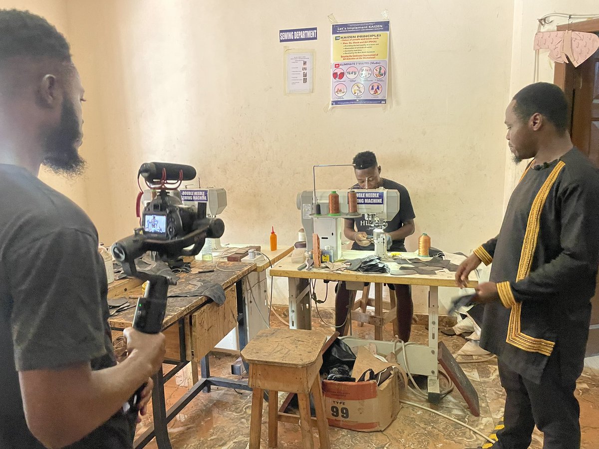 KobbyKyei_'s tweet image. Very excited engaging with some Ghanaian youth who’re into their own “MADE IN GHANA BUSINESS” BTS

#TheBlogger #GhanaMonth 🇬🇭 #GhanaYouth