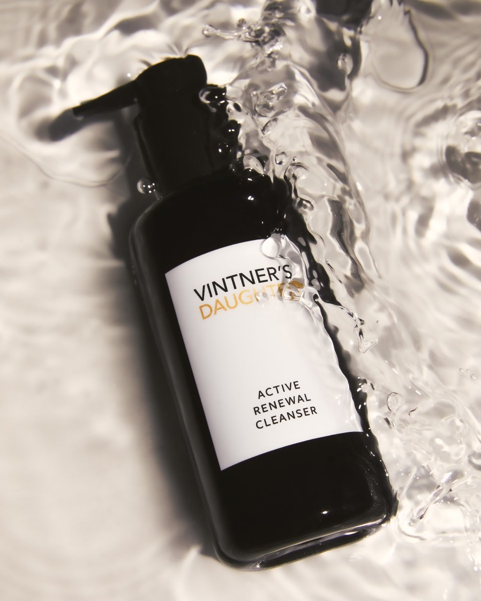 The NEW @VintnerDaughter’s cleanser has landed and it’s giving all the glow!🤩 The Active Renewal Cleanser has a fresh, foaming formula packs the power of a double cleanse into one simple step to deliver a bright and balanced cleansing experience.

thedetoxmarket.com/products/vintn…