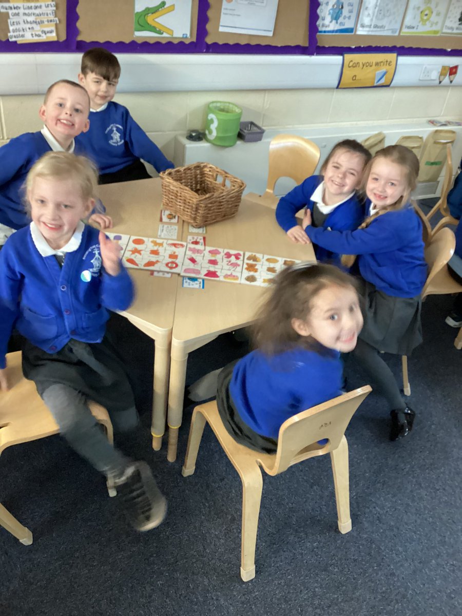 Children in 1AB have had fun this morning during busy time #playdoh #finemotor #jigsaw #puzzles #havingfun