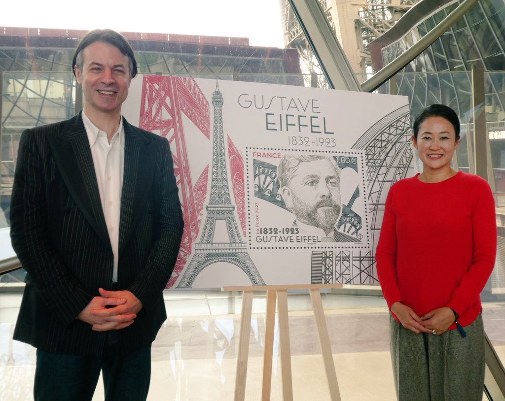 #Pressconference at the #EiffeTower this morning to annonce the events the Association of the Descendants of #GustaveEiffel will organize to mark the centenary of #Eiffel's death (including an exhibition curated by yours truly) + to unveil a new commemorative #PostageStamp 🙂