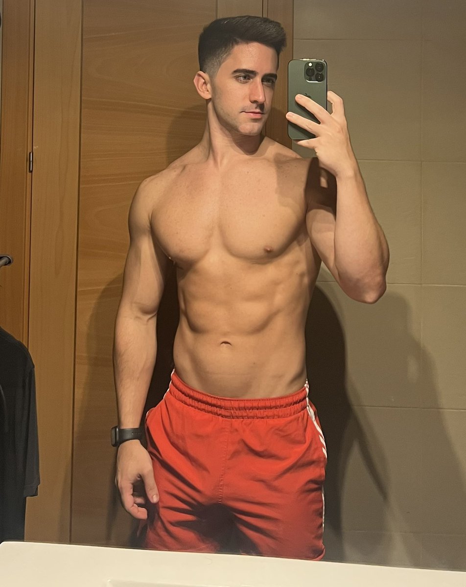 Sirs Models on Twitter: