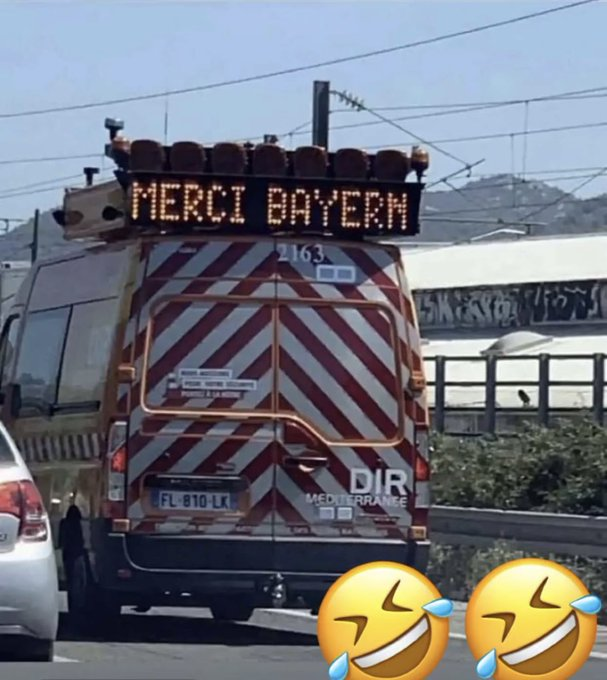 Vu à Marseille. (📸@FaisonsParler) #FCBPSG #TeamOM