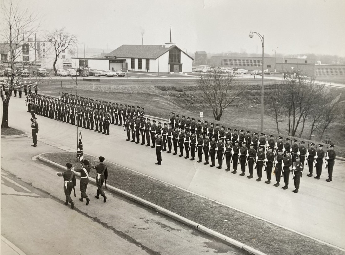 I have recently rediscovered a few photos from my father's time with 2RCR, 1959-65. 

This is in front of the Officers' Mess at Wolseley Barracks but I am unsure the date or occasion, c1959-60? 

Regardless, extremely smart turnout. 

@RCRMuseum #RCR  #LondonOnt