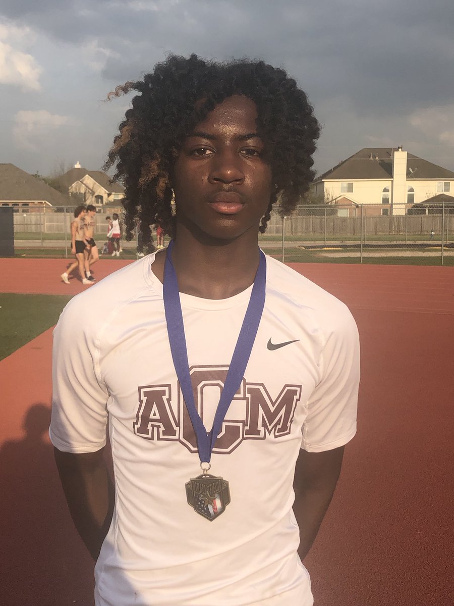 High Jump champ Tomball Memorial 9th division 6’2 🥇@braylenhunter8