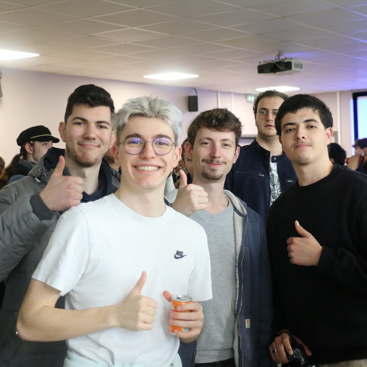 IUTdeLens's tweet image. 🌎 SEMAINE INTERNATIONALE : Day 4. Jour 4. 🌎

Retour en images sur cette quatrième journée de la semaine internationale, marquée par un Café des Langues géant. ☕️

L'occasion pour tout le monde de partager un moment convivial d'échanges sur nos différentes langues et cultures.