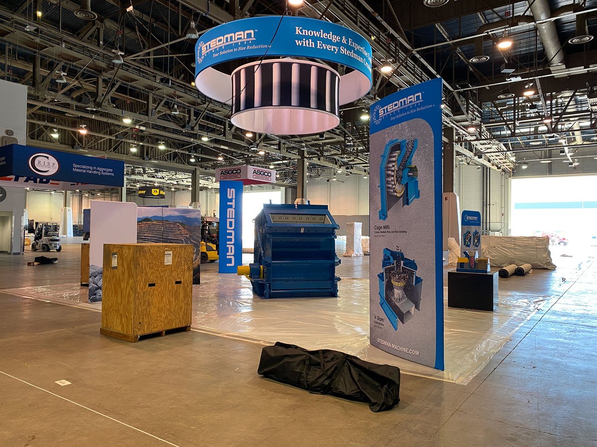 Lohre1's tweet photo. From the floor of @conexpoconagg - Stedman Machine Company has an industrial crusher at the center of their booth.
🤩
#conexpo2023 #industrial #crushers #ConAgg #aggregateindustries https://t.co/eOtwgfaBua