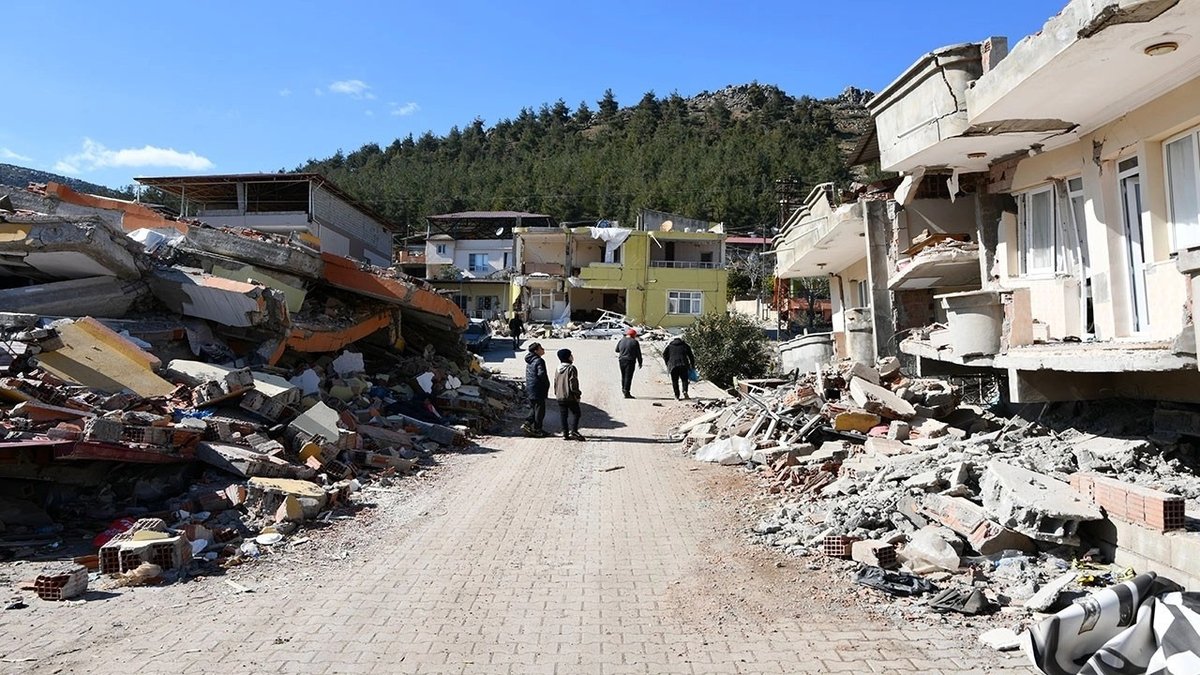 expresshaber_'s tweet photo. CHP'nin 'depremde kaybolan insanlar araştırılsın' önergesine ret
#araştırmaönergesi #Chp #deprem #rededildi
https://t.co/46h2PTZV8M https://t.co/XsYe5clcgs