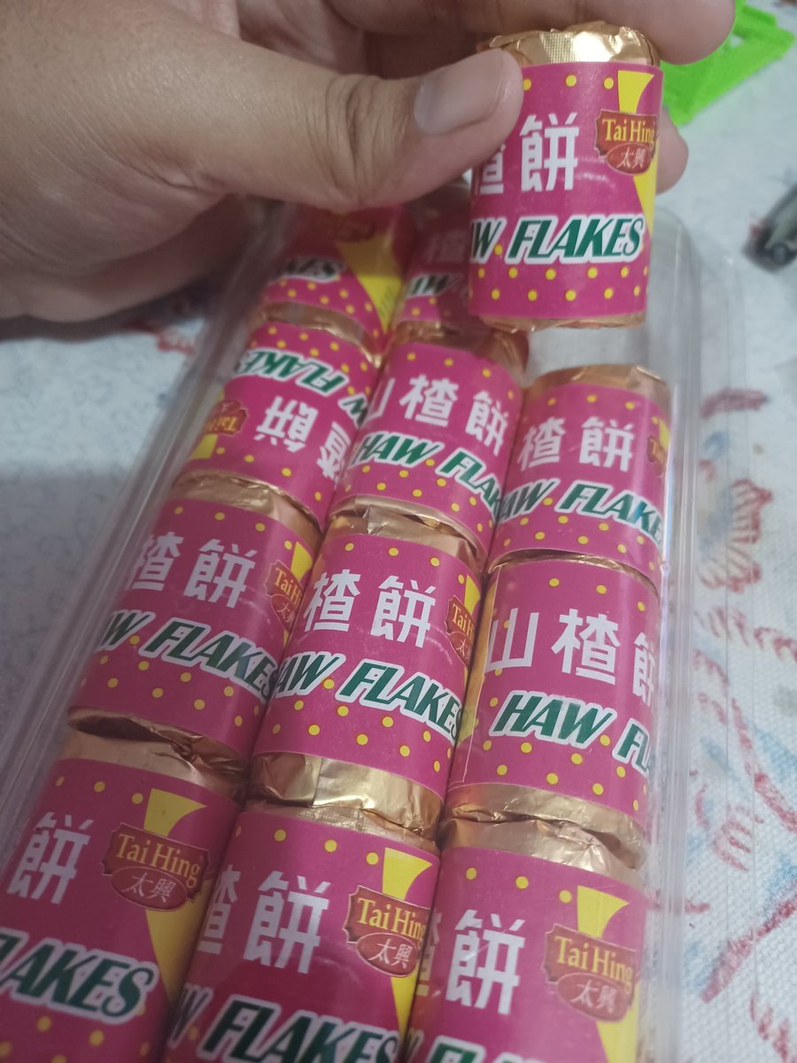 clygerdoodles's tweet photo. Mom brought home some Haw Flakes! One of my faves from my childhood😋
#hawflakes https://t.co/l1Q9ocTkRL
