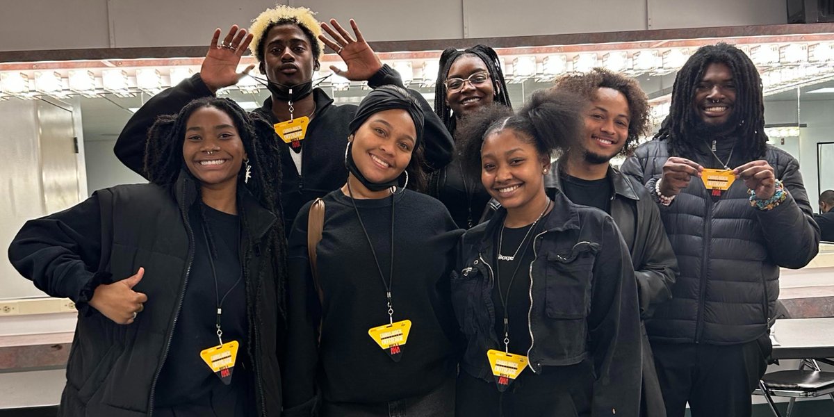 Shout-out to our Screenwriting & Animation (SWAN) students who rocked it backstage on @ChrisRock's new @Netflix show, Selective Outrage! 👏🏾 🎬 They're proof that #ExperientialLearning pays off, as their names were even featured in the credits. 👀 Well done, team! 🤩