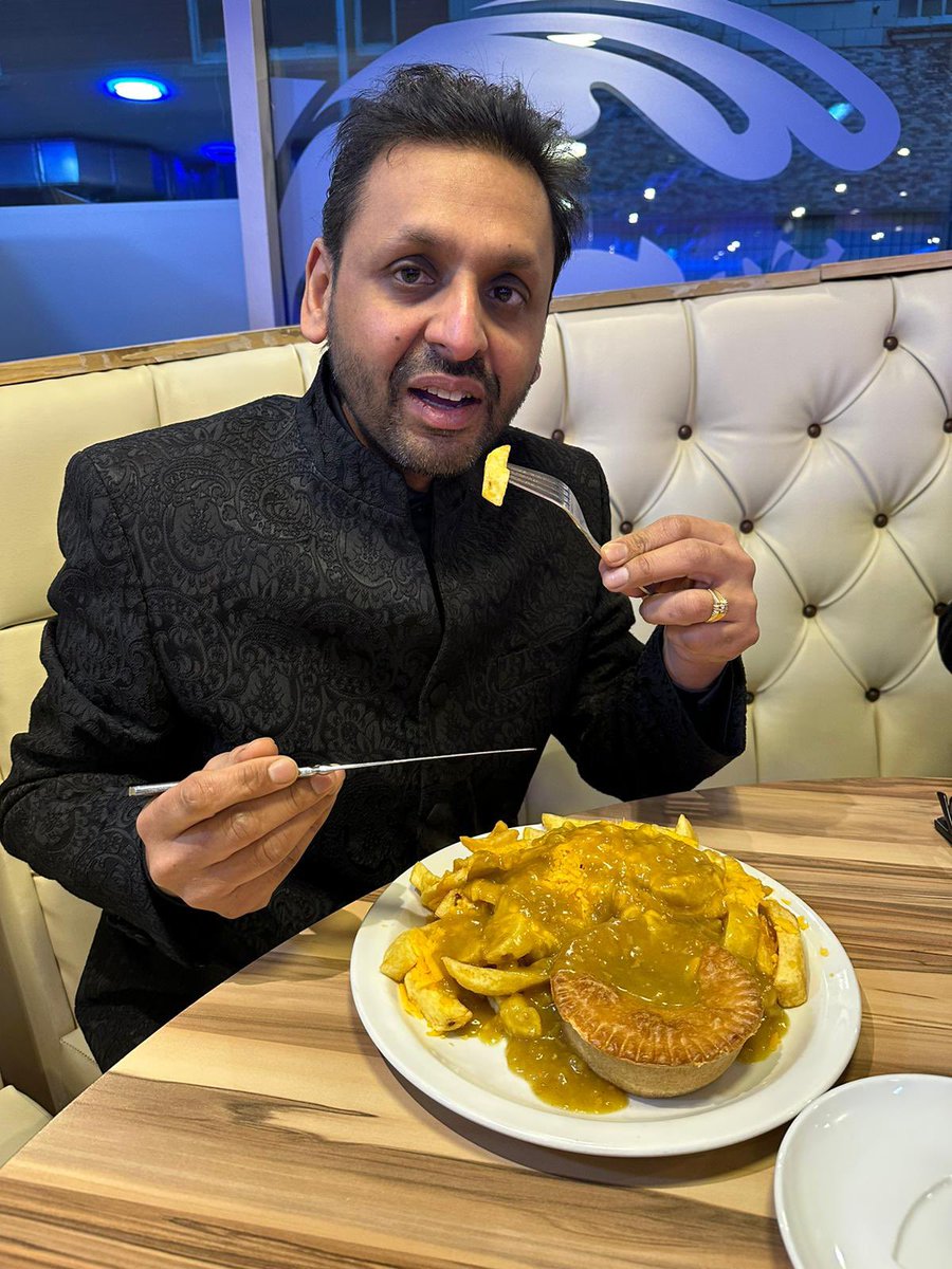 NybbleLtd's tweet photo. tuck in lads!😋😂

@redroseawards 

#RRA23 #Nybble #Elbbyn #letsdoitforram https://t.co/GMXBpTGZxs