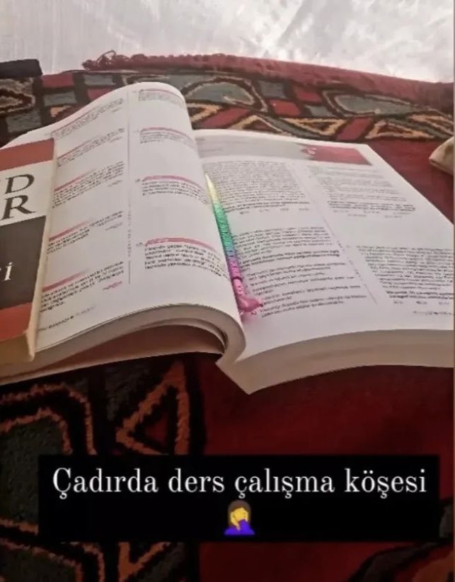 Melo ama felipe olmayan (@melihakngzz) on Twitter photo 2023-03-09 15:24:09 Ülkemizde “OHAL” ilan edildi asrın felaketi yaşandı şu an hiç bir öğrenci aynı şartlar altında değil .Tüm acılar ortaksa,yaralar sarılacaksa, sınavlarda ortak acıya göre şekillenmelidir.Bu şartlara alışmak için tüm sınavlar acilen ertelenmelidir.
#tümsınavlarertelensin Ülkemizde “OHAL” ilan edildi asrın felaketi yaşandı şu an hiç bir öğrenci aynı şartlar altında değil .Tüm acılar ortaksa,yaralar sarılacaksa, sınavlarda ortak acıya göre şekillenmelidir.Bu şartlara alışmak için tüm sınavlar acilen ertelenmelidir.
#tümsınavlarertelensin