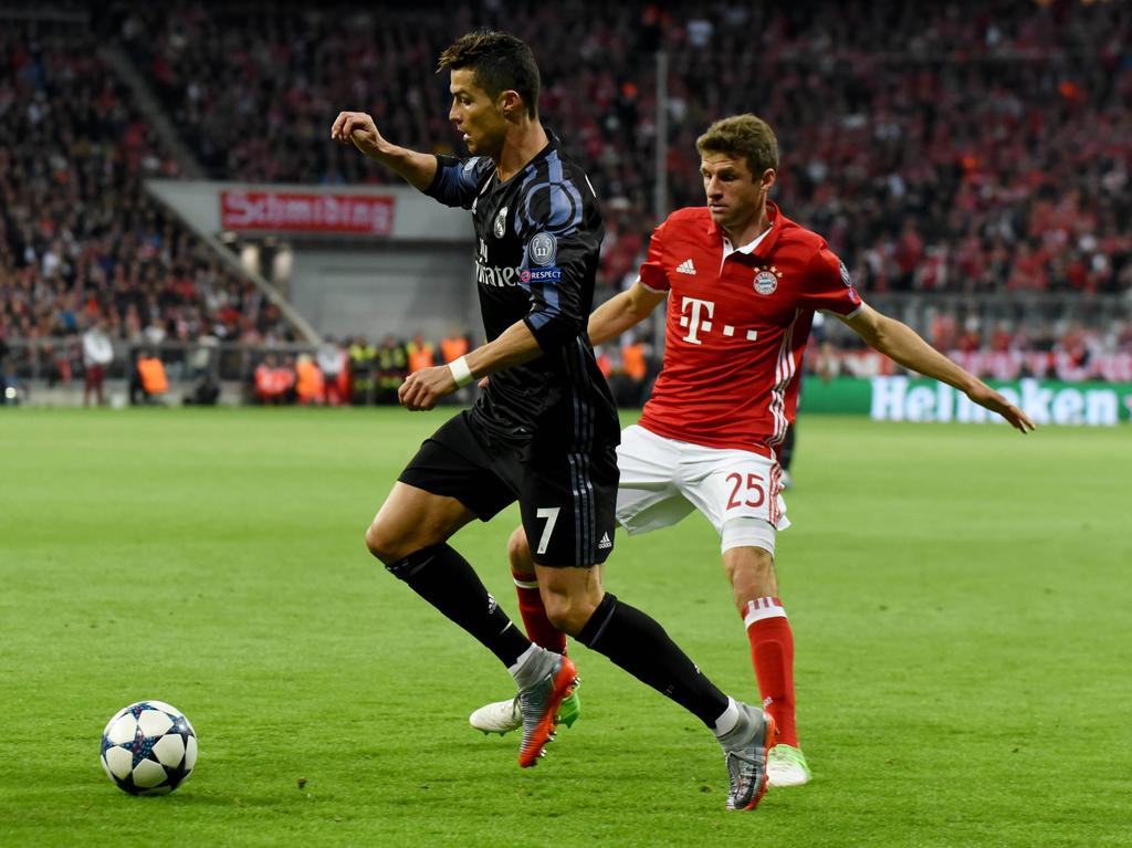elambito's tweet photo. "Siempre lo hacemos muy bien contra Messi en todos los niveles en términos de resultados. A nivel de clubes, nuestro problema era Cristiano Ronaldo cuando estaba en el Real Madrid"😬😬

Thomas Müller, tras eliminar al PSG de Messi✍🏻 https://t.co/NaRtJslCuM