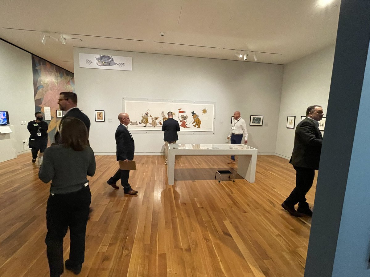 battelleforkids's tweet photo. Our #BFKSummit education leaders are engaged in play to spark creativity and imagination as part of their immersive experience at the @columbusmuseum https://t.co/uxfiJEWQDJ