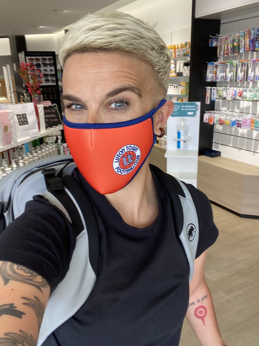 Reckon I’m the only kidney transplant person on world kidney day picking up their drugs in a Mallorcan pharmacy in a <a href="/LutonTown/">Luton Town FC</a> mask?! Yeah I know quite a niche market 😜🧡 #WorldKidneyDay #COYH