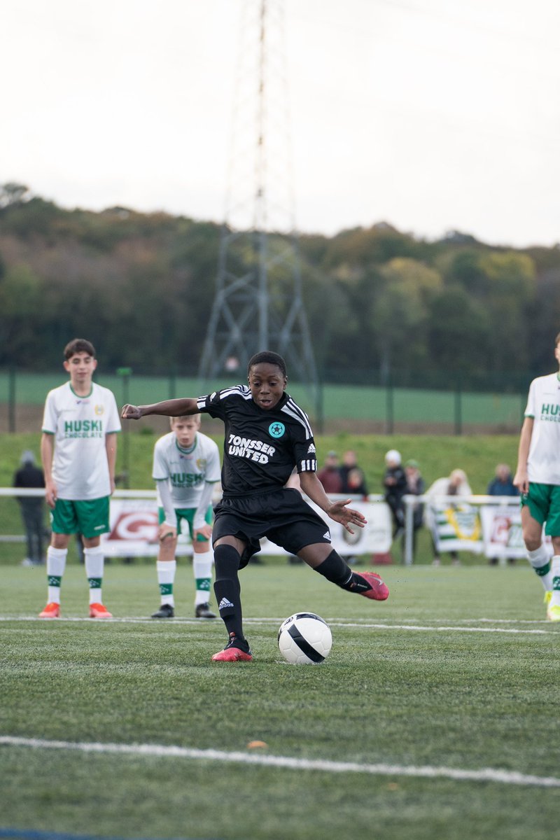 Tonsser_fr's tweet photo. Décembre 2021: Christophe Ackah
(14 ans 🇫🇷) est sélectionné pour jouer la Presti’Cup avec la Tonsser United après avoir télécharger l’appli ⚽️

Mars 2023: Christophe signe pour l’Amiens SC ✍️

Il a 5 buts dans 17 matchs sur son profil Tonsser 💪 https://t.co/nxBmxcY5zU