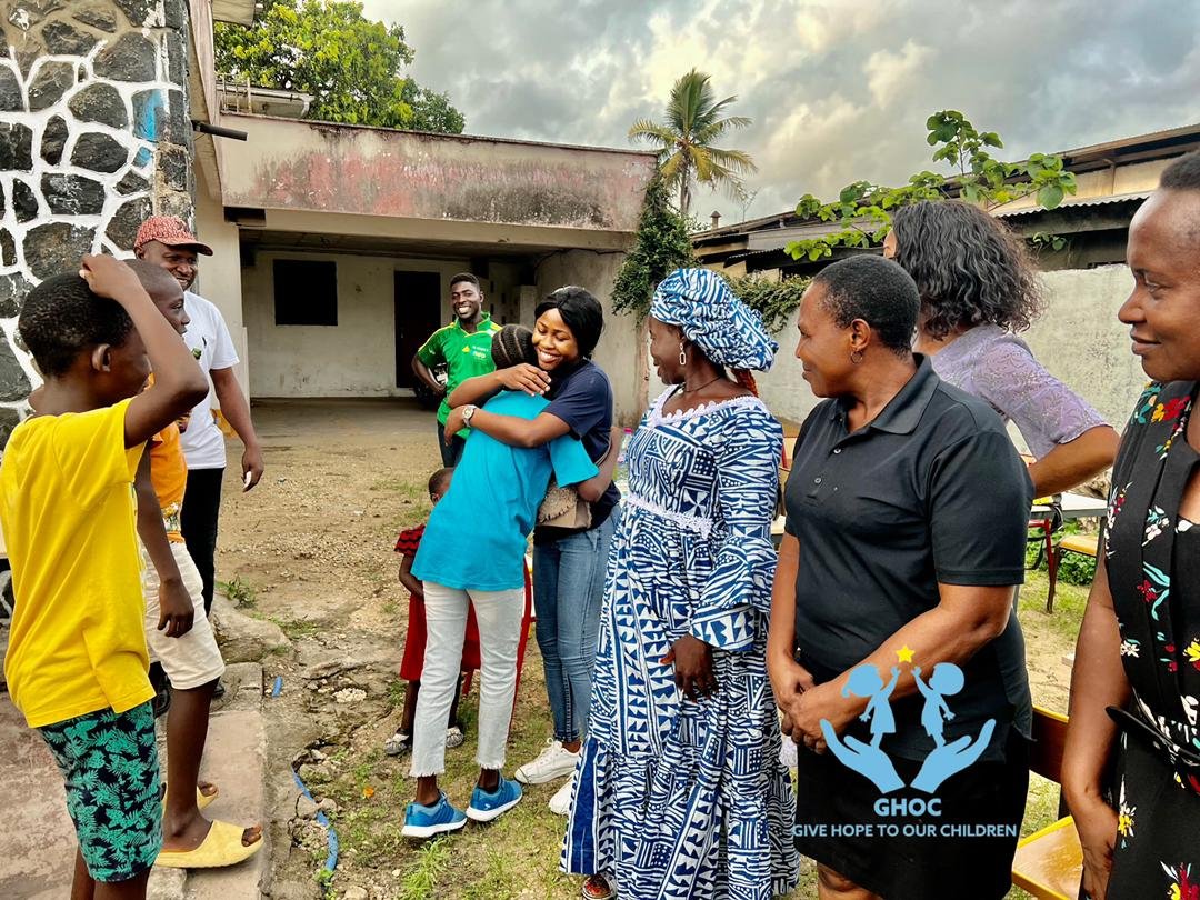 GiveHopetoourC1's tweet photo. À GHOC ce 8 Mars, la Femme a été célébrée à sa juste valeur.
La joie et l'amour étaient au rendez-vous, les images parlent d'elles-mêmes 🥰.
#GHOC #WomenDay. #Femmes https://t.co/bCSvIHMBaY