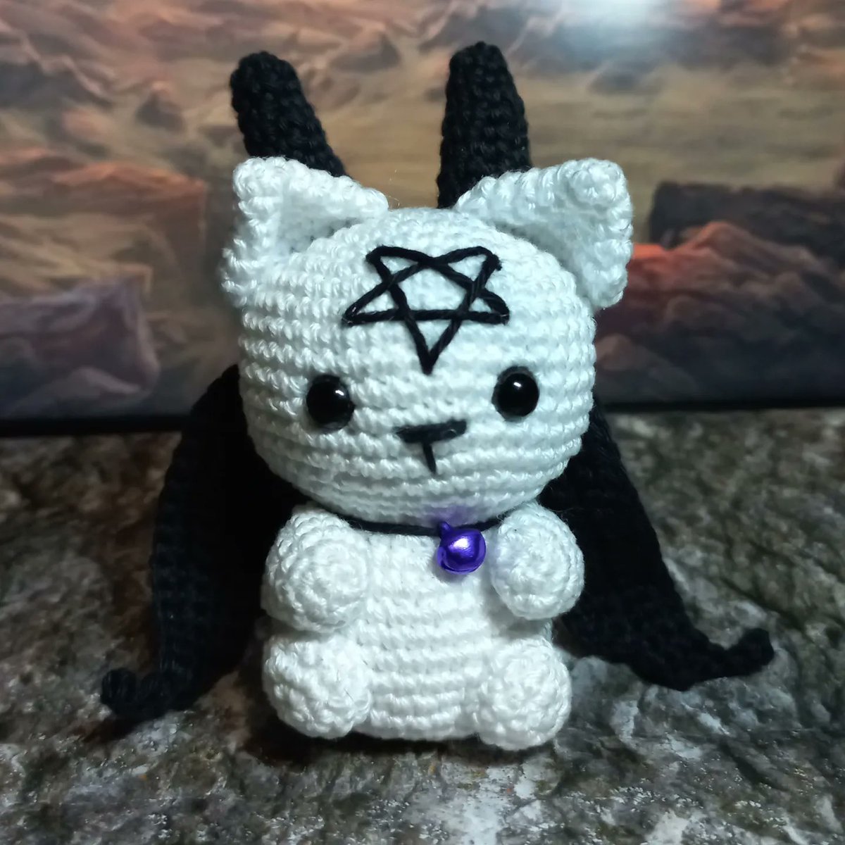 Ginger_crafts_'s tweet photo. 😈😸DevilCat 😸😈
Patterns by me
#gothcrafts #gothicarft #gingercrafts #crochetcat #catcrochet #handcrafted #handmadeportugal #handmade #handmadewithlove #croché #crochet #devilcat #devilcatamigurumi #devilcatcroche https://t.co/Jj1l6EjEMe