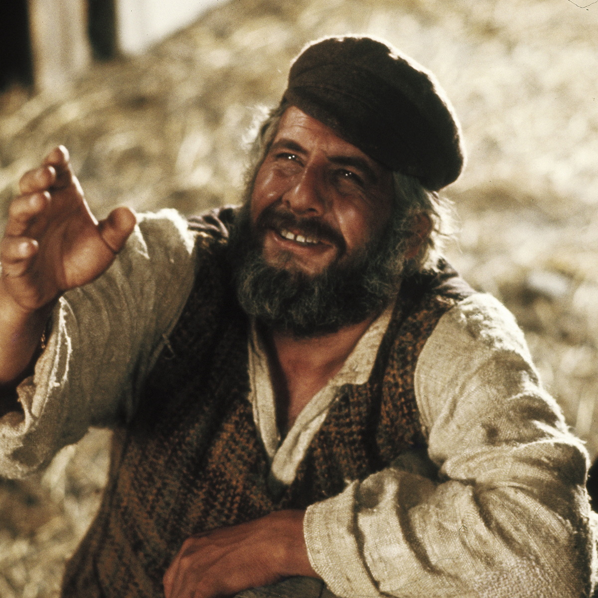 We are deeply saddened to hear the loss of actor, singer, and illustrator Chaim Topol. A multitalented international star of the stage &amp; screen, we will always remember his warmth that will continue to endure as this sunrise sets.

THR remembers him here: bit.ly/3JtgAFi