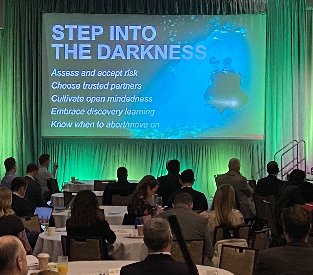 CanolaWatch's tweet photo. “Step into the darkness in some small way in your life.”
Quote from @jillheinerth, who spoke at #CdnCrops23, sharing tips on exploring underwater caves. Her advice can apply to any explorer in business, in life. @RCGS_SGRC https://t.co/d2bfzwUtnr