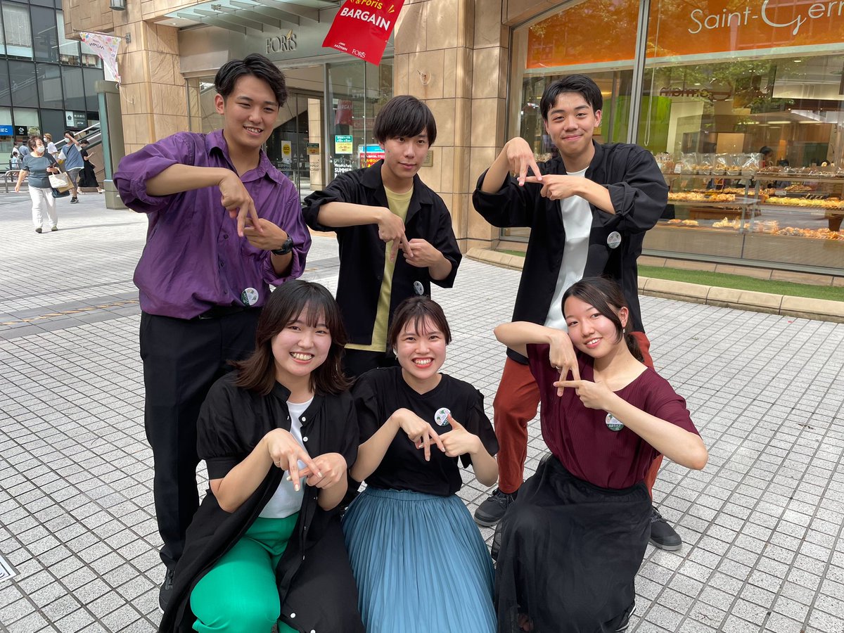 yukattpi8211's tweet photo. 「後輩をEmohillに沼らせたい」っていう身勝手な理由で組んだバンドだったけど、気づいたら私が誰よりもこのバンドに沼ってました。
一年という短い間だったけど喜怒哀楽を共にしてくれて、笑顔や元気をくれてありがとう。
またいつか、6人で会場湧かせよう！！！ https://t.co/7nuqmRTCDR