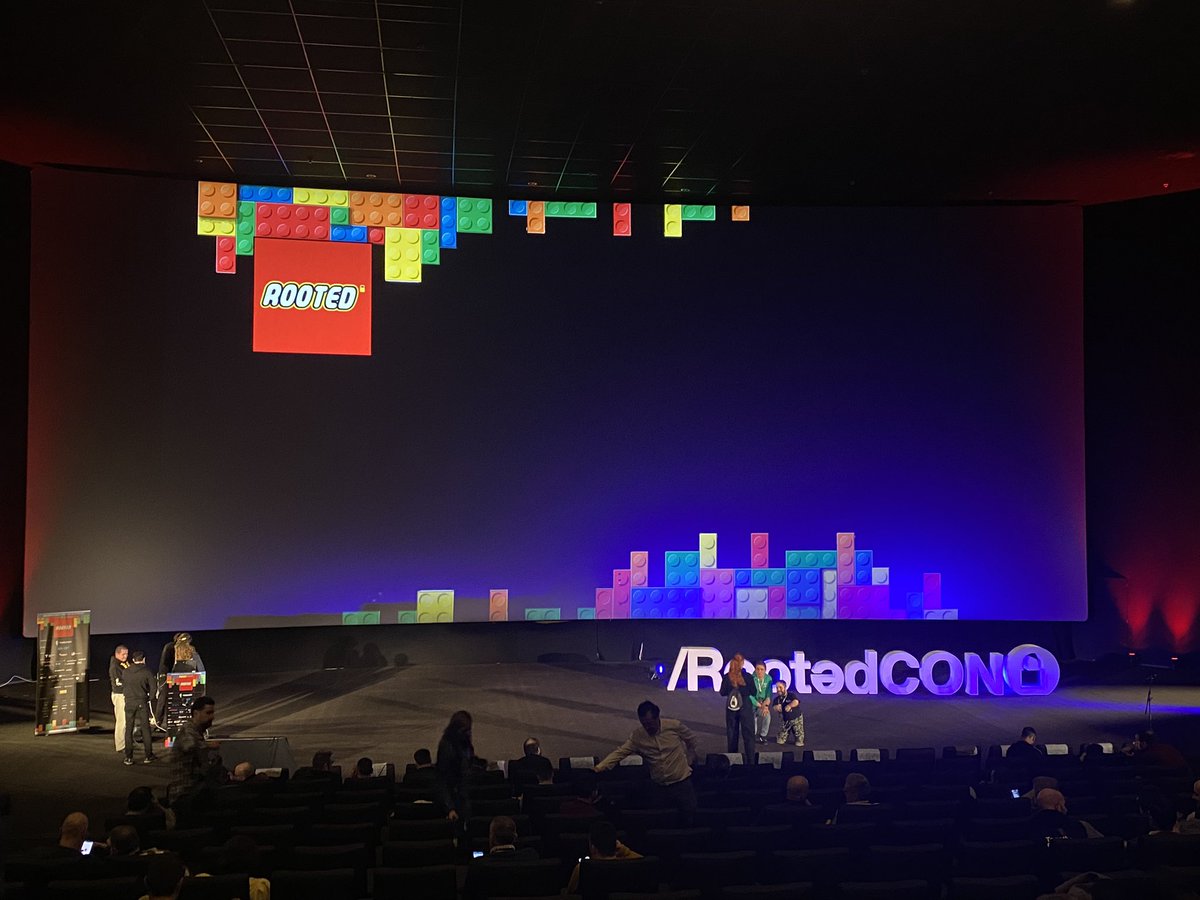 martin_vigo's tweet image. ¡Pues ya estamos por aquí! #ROOTEDCON