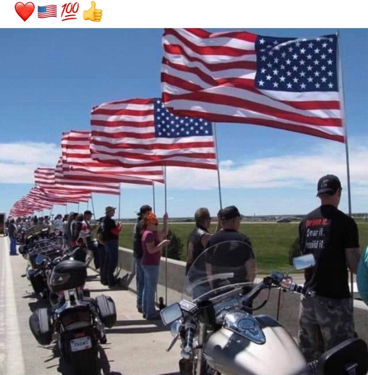 cinrui1's tweet image. When you Love your Country....🇺🇲❤️🇺🇲❤️
#Bikers4Trump #Veterans4Trump #daytonabikeweek