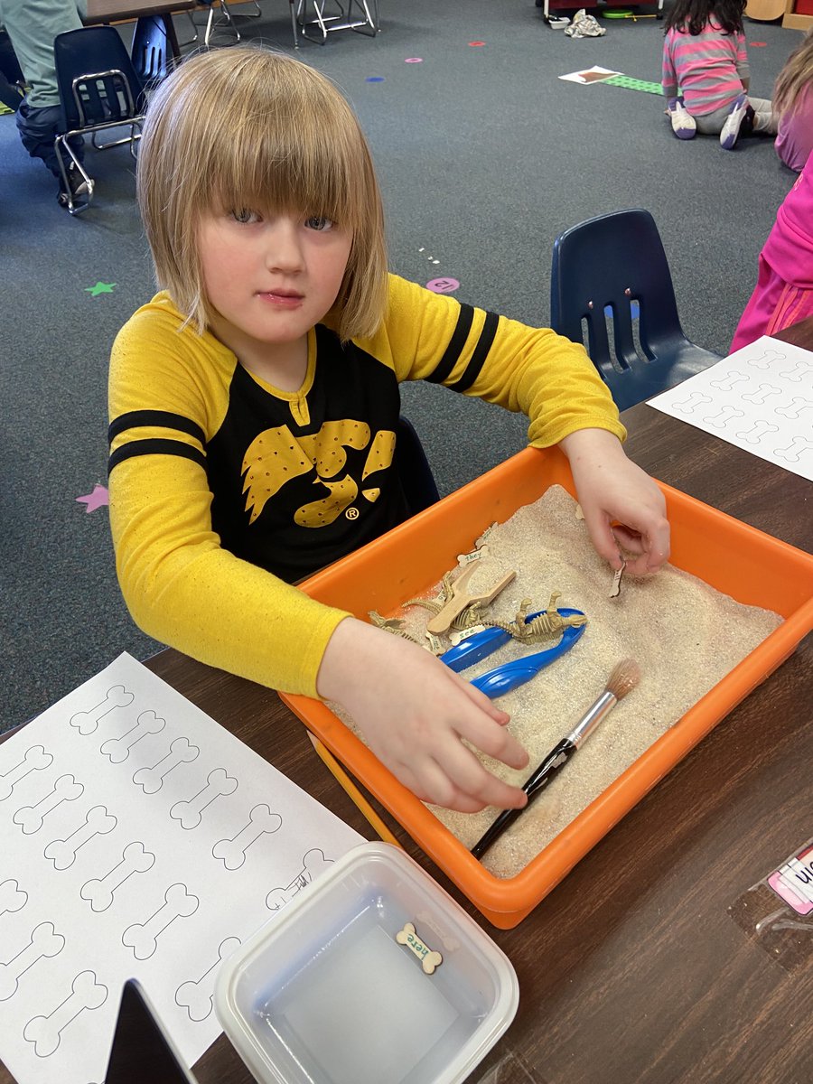KathyVanWert's tweet photo. Learning Kindergarten Style! https://t.co/mkOa5RjTK3