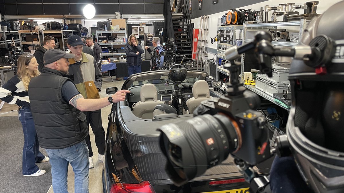 mediadoghire's tweet image. Thats a WRAP on day one of our Manchester open day. Drop in tomorrow between 10am-4pm to see our Alexa 35s set up with our Canon FD's and Mamiya prime lens sets. Also speak to the guys @lightanddistort who's Cinema Robot is strutting its stuff

#spacestudios #yourshootstartshere