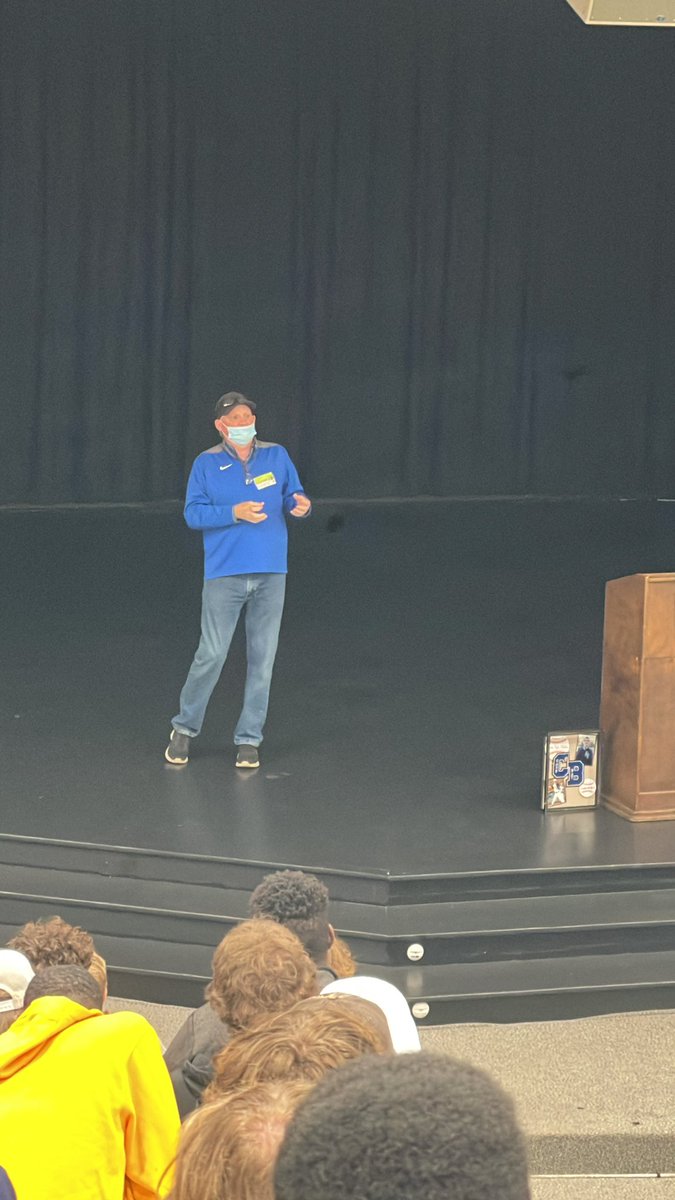 ldhsRaiderFB's tweet image. @dshelton66 #OneTeamOneCause Thanks so much for your time and Passion!! Thanks @LDHSraider55 @lee_ttaylor for providing this information and opportunity for our athletes! @ld55athletics