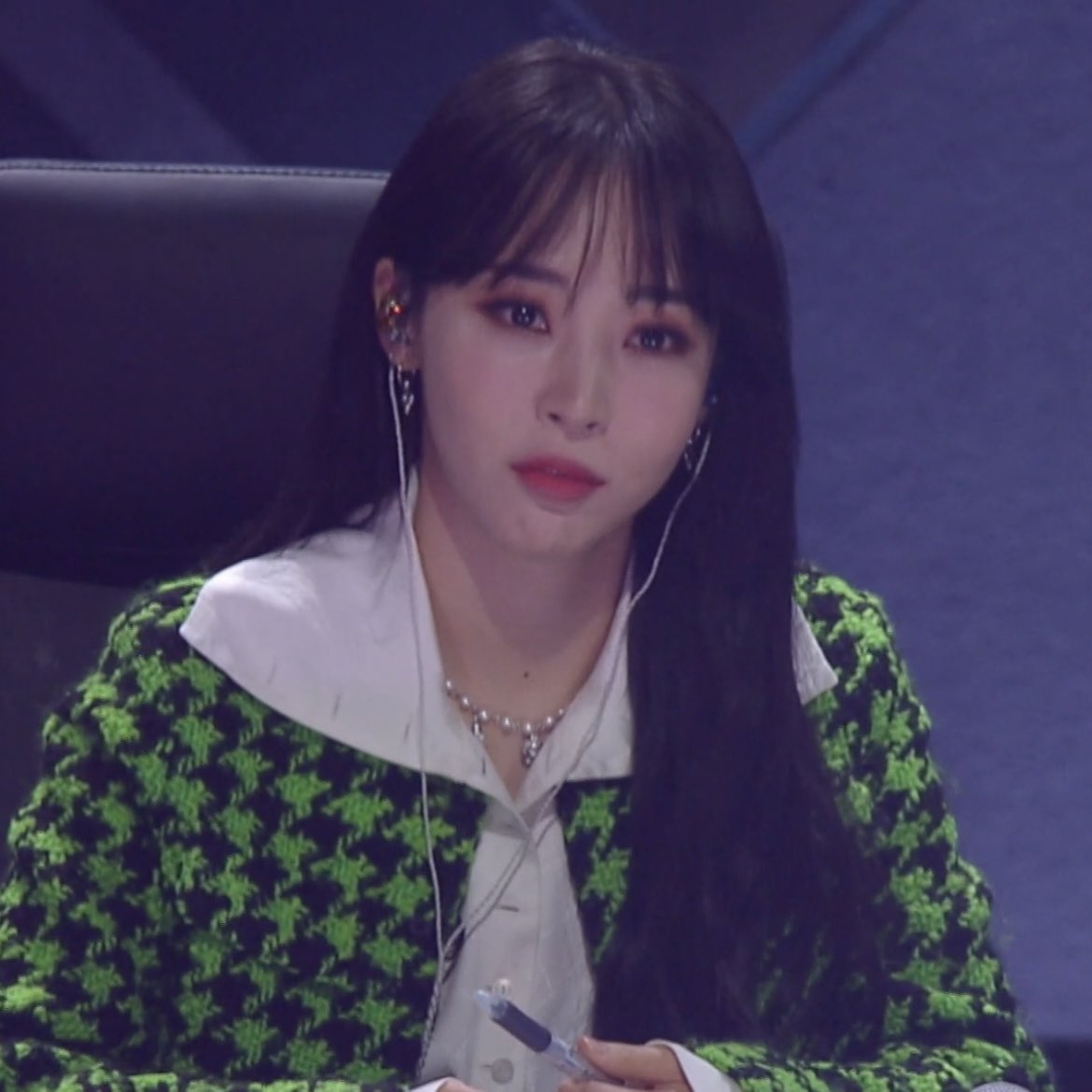 눈도 반짝반짝
인이어도 반짝반짝
문별이가 젤루 반짝반짝💖