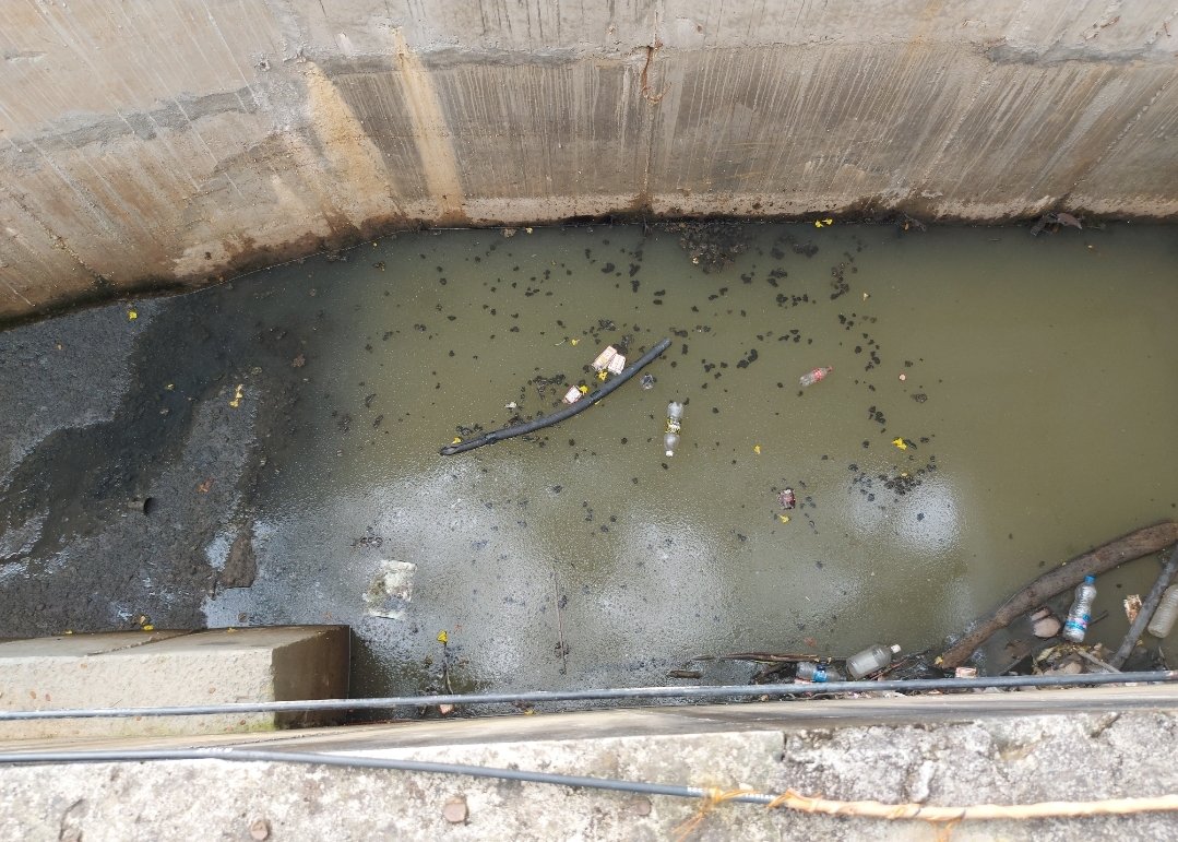 ab_proud's tweet photo. @MTFJalShakthi @ArvindLBJP @MTF_Mobility Sir..... in Suncity Gloria sjp rd,  BBMP is dumping raw sewage via Carmelaram railway stn...have been following up with AE Sandesh Shetty. No action, even after order from KSPCB. This illegal act so that no water stagnates in front of RGA Tech park.  Pl help..residents suffering https://t.co/l22Qj7crb9