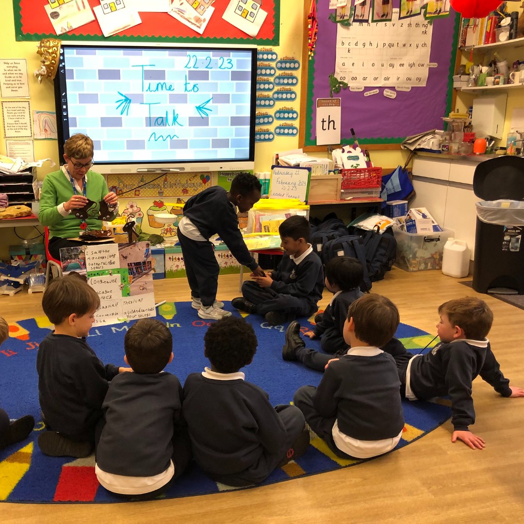 SJBWindsor's tweet photo. Nkosi delivered a fantastic 'A Super Time to Talk' to Reception about monkeys! π
Enabling our boys to deliver weekly presentations allows them to build confidence and feel heard; they are free to discuss something they are passionate about.
#SJBpreprep https://t.co/3y7vJ2h0X6