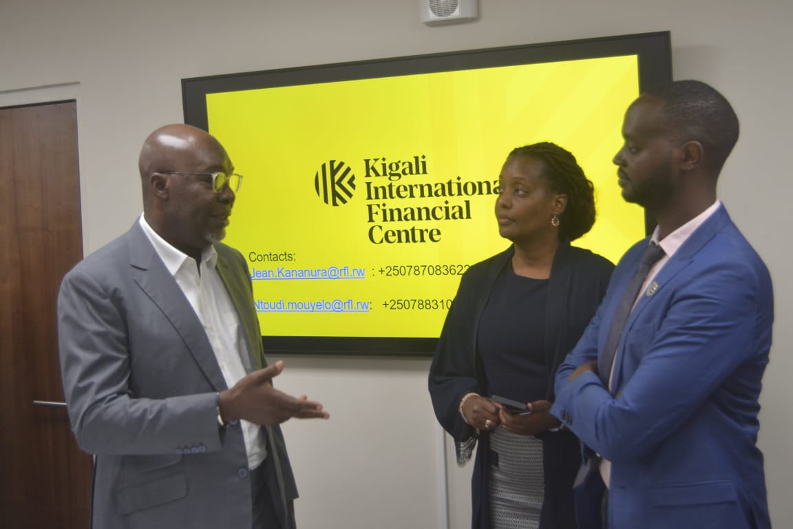 MLCorporates's tweet photo. Abidjan roadshow 3ème jour.
#MLCS @lmurorunkwe &amp; @Kigali_IFC à la rencontres des professionels de la #Fintech et de la banque en Côte d'Ivoire pr présenter l'écosysteme et les incitations du centre financier de Kigali pour les investissements du secteur des services financiers. https://t.co/fD68hIUCQX