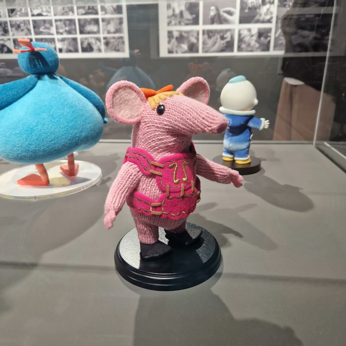 RyanJJones_art's tweet photo. Some more of the classic children's television legends that I got to meet at the @MackandSaund 30 years and beyond exhibition @WatersideArts...
#theclangers #twirlywoos #raaraathenoisylion #moonandme  #mackinnonandsaunders #stopmotion #animation #salewaterside #childhoodmemories https://t.co/GhZM7JvV1l