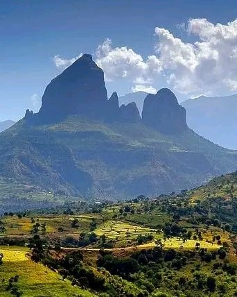 Besu21's tweet photo. what's happening ? 
የ ሙሉእነት እና ስለ መሀከል  ( አለማዳላት ) አቋም አስፈላጊነት በእጅጉ የማሰምርበት የምስማማበት ሀሳብ ነው ።
አንዳንዴ እረ እንደውም ብዙ ግዜ ሁሉንም ሊያግባቡ የሚችሉ ጉዳዬች ላይ ብንሰራ የተሻለ አለም ወይ ሀገር ይናኖረናል https://t.co/2ltHqhOfGQ