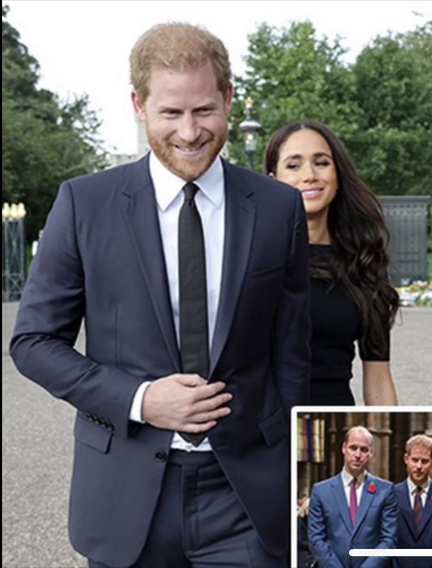 RestingDollface's tweet image. Anyone see this picture of the Sussexes SMILING like this during their Walkabout after HMTQ died? Anyone else find this CREEPY???!

#PrincessLilibet #LiliBucks #RemoveTheTitles
Credit: Neil Sean/Mayocom/Maycom