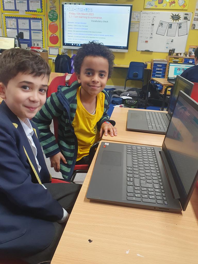 ststephensSW8's tweet photo. Coding Club is so much fun! π» π We're ready for our dance party project! Keep coding! π§π½βπ»π©πΌβπ»π¨πΏβπ» #StStephensCommunity #StStephensClubs #codinglife https://t.co/N6J4IwGM0Q