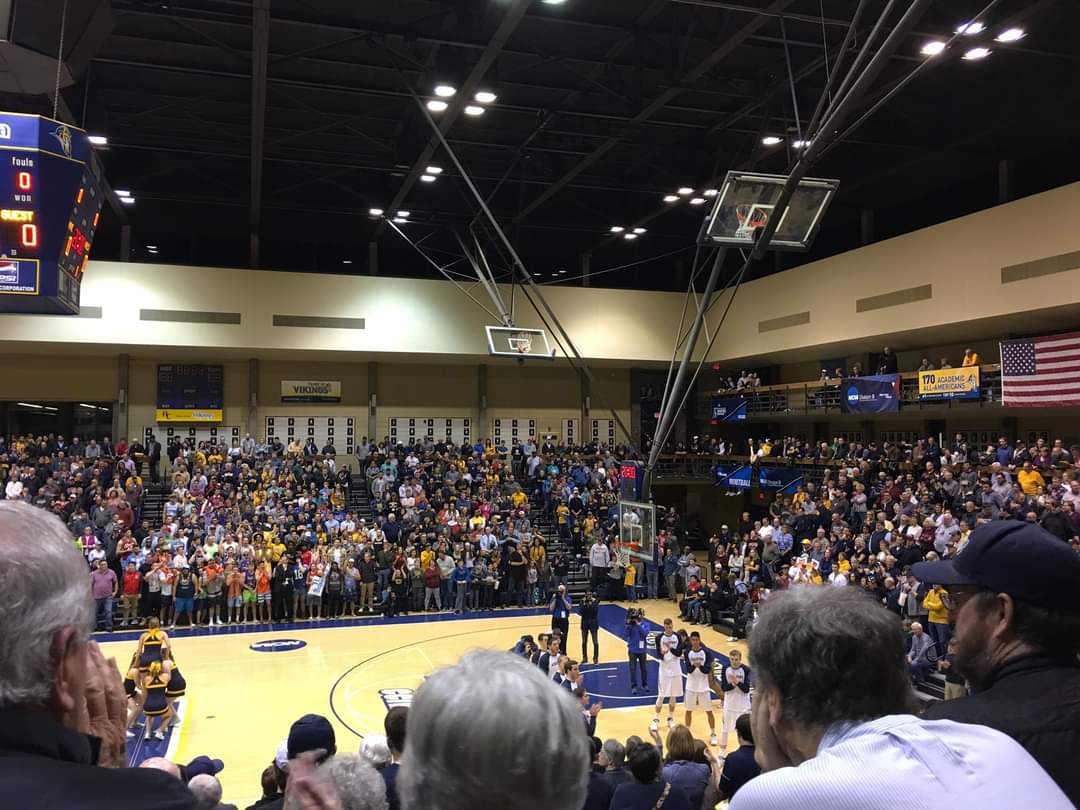 ApParker01's tweet photo. 5 years ago, Sweet 16 W, packed house 🤯🤯🤯🤯 @Augie_MBB https://t.co/4OIE1YuUHq