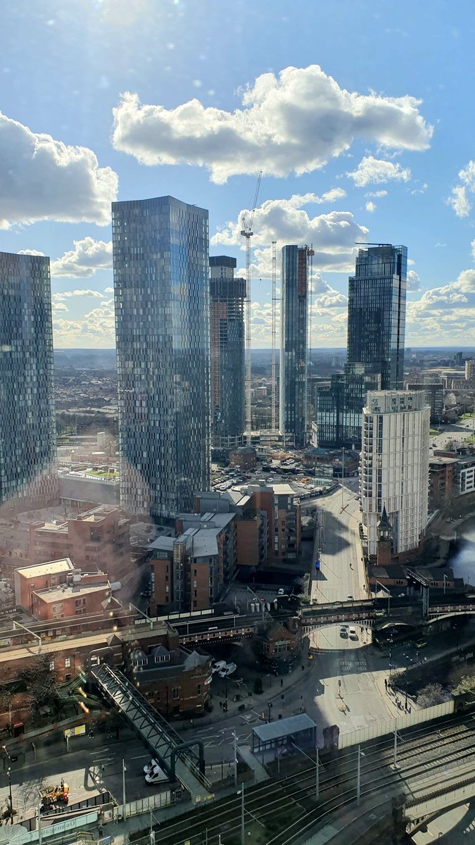 BryanQuinn's tweet image. A view from Cloud 23, Hilton Hotel's cocktail bar on the 23rd floor of the  Beetham Tower. Comfortable surroundings and friendly staff. Reasonable selection of cocktails. Nice but expensive. 
#Cloud23 #Hilton #Beethamtower #Manchester