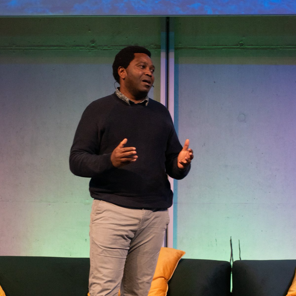 WUR's tweet photo. #DiesNatalis 🐬⚓| The programme continues with ambitious scientists @MStrokal and Joshua Wambugu. These young researchers share their compelling work about gaining insights into water pollution and the protection of coral reefs. 🪸 https://t.co/Xy7fyIyuPY