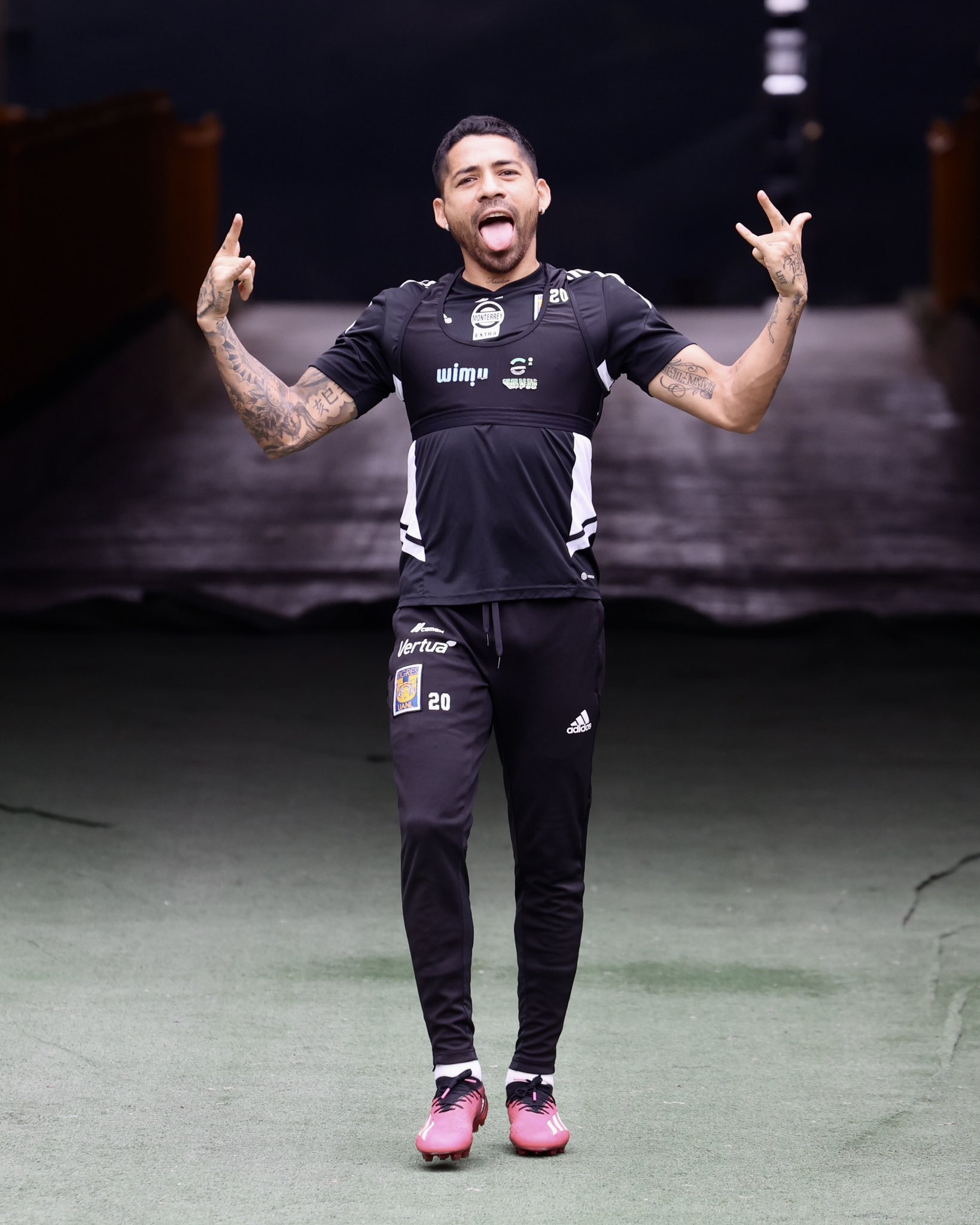 Adidas feliz top 4 20