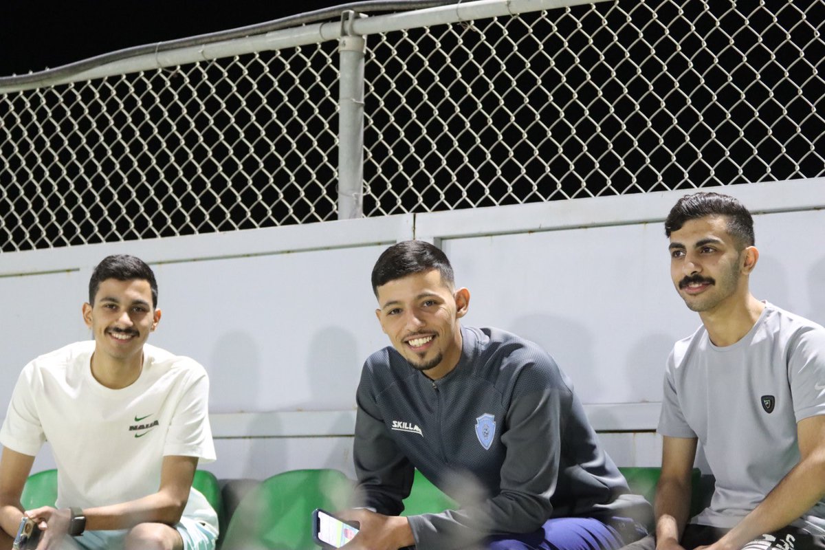 akt_1997's tweet photo. صور من حضور المباراة الاختيار و روما ..🤍💙 https://t.co/ursL0SMr10