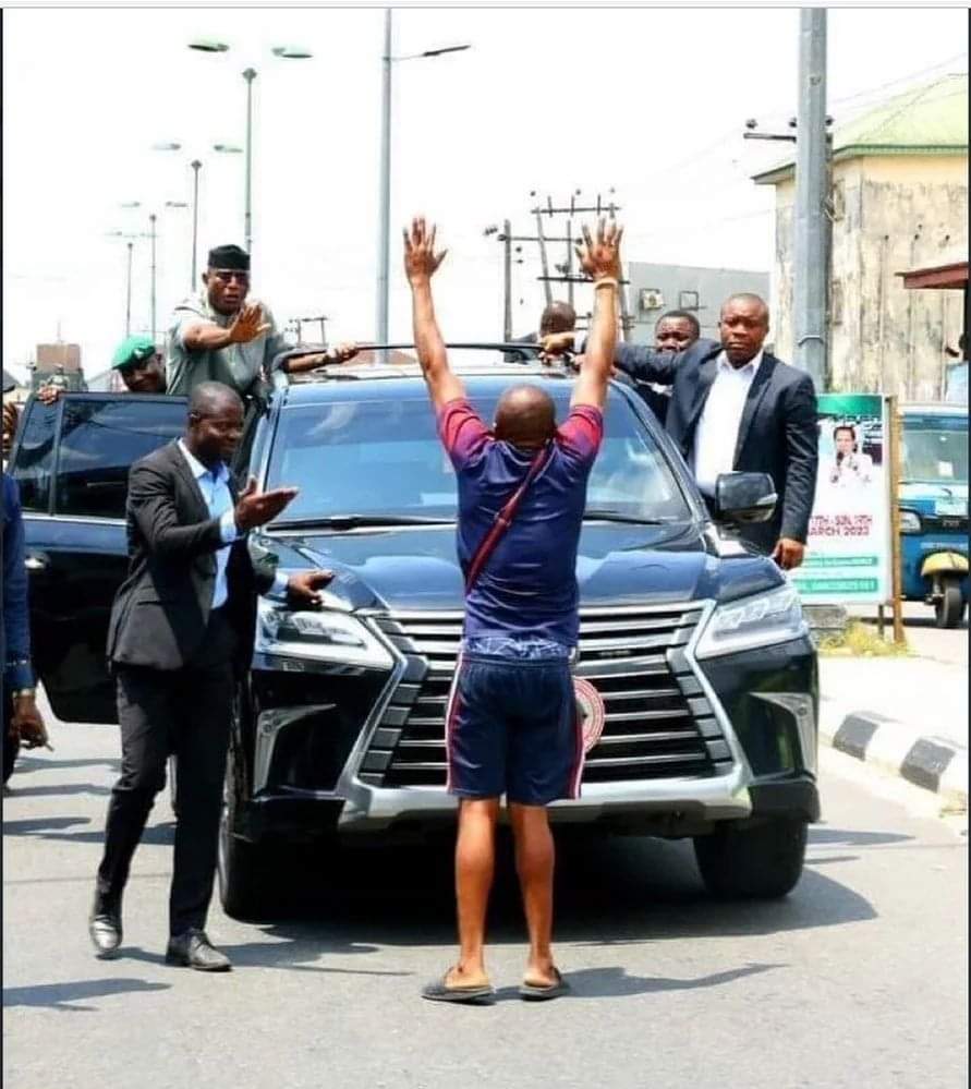 economictimesng's tweet photo. Nigeria's Deputy Senate President and Delta State APC gubernatorial candidate, Sen. Ovie Omo Agege recreates Peter Obi’s viral campaign photo.
#TheEconomicTimes #TheEconomicTimesNigeria #BVAS #ObeyCourtOrder #Luth #TheBRT #TwitterSAN #StateHouse #Elrufai https://t.co/1ourtEg8HF