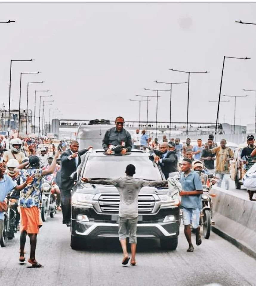 economictimesng's tweet photo. Nigeria's Deputy Senate President and Delta State APC gubernatorial candidate, Sen. Ovie Omo Agege recreates Peter Obi’s viral campaign photo.
#TheEconomicTimes #TheEconomicTimesNigeria #BVAS #ObeyCourtOrder #Luth #TheBRT #TwitterSAN #StateHouse #Elrufai https://t.co/1ourtEg8HF