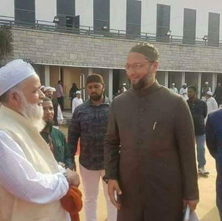 asadowaisi's tweet photo. خانقاہ اشرفیہ کچھوچھہ مقدّسہ کے معروف عالم دین، آل انڈیا مسلم پرسنل لا بورڈ کے سابقہ نائب صدر حضرت فخرالمشائخ مولانا ڈاکٹر سیّد محمّد فخرالدین اشرف اشرفی جیلانی (سجادہ نشین کچھوچھہ مقدّسہ) کا انتقال پرملال امّت مسلمہ کے لیے عظیم خسارہ… https://t.co/H51sA4GEZQ