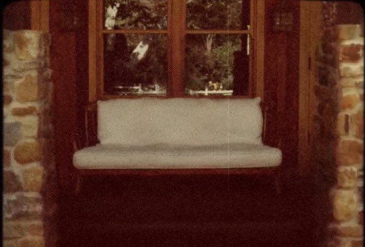 m é g x i t tweet media